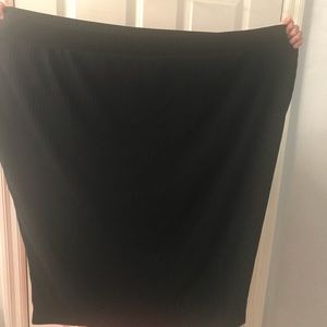 4x new without tags Stretch Black skirt